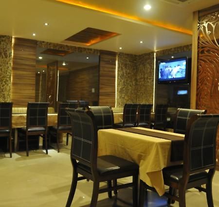 Hotel Data Inn Аджмер Экстерьер фото